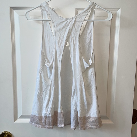 lululemon yoga tank - Picture 2 of 4